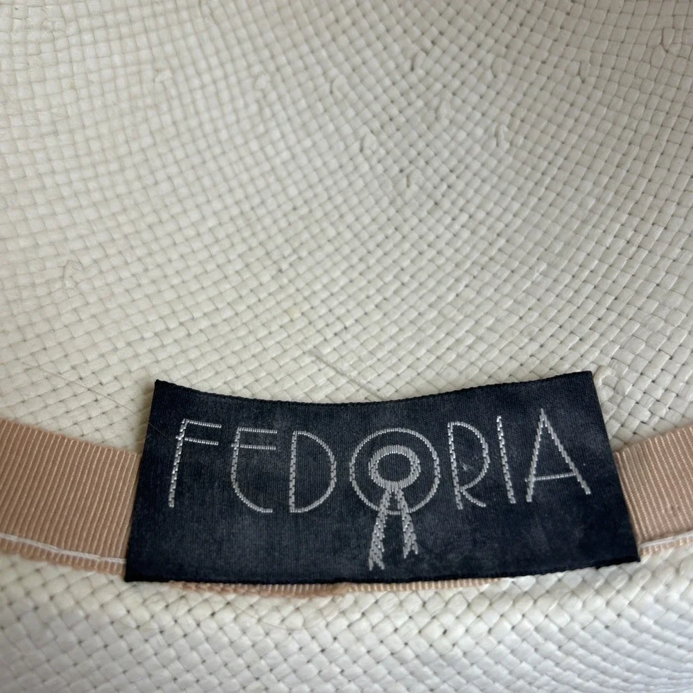 Elegant Womens Fedoria Straw Hat With White Netting Vintage